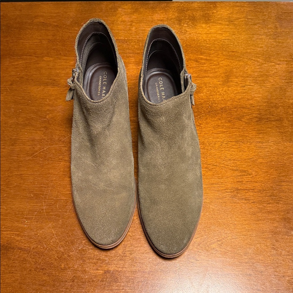 Cole Haan women’s Chukka Boots - green Suede